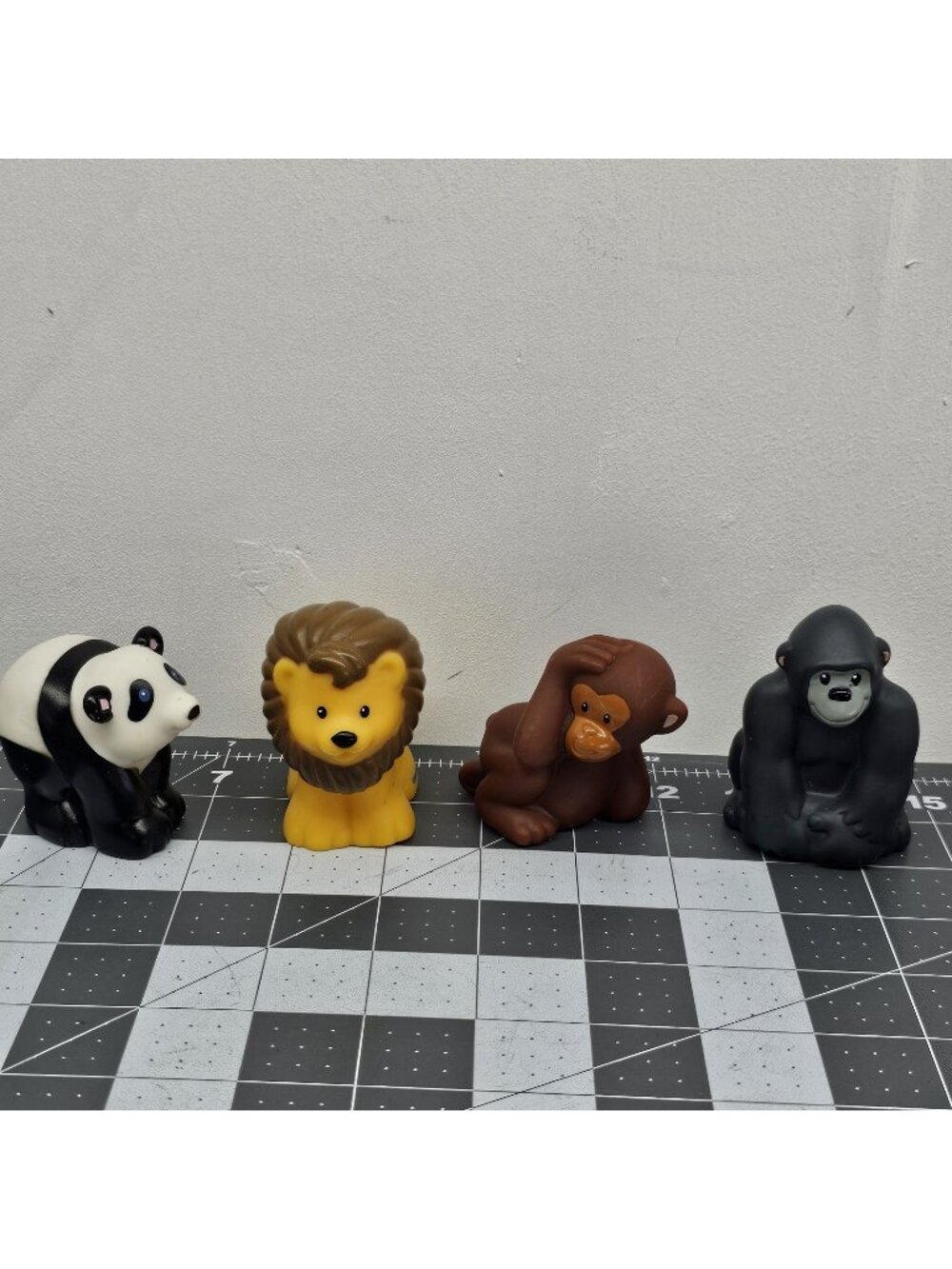 Fisher-Price Little People Zoo Animal Lot - Panda, Lion, Gorilla, Monkey Figures